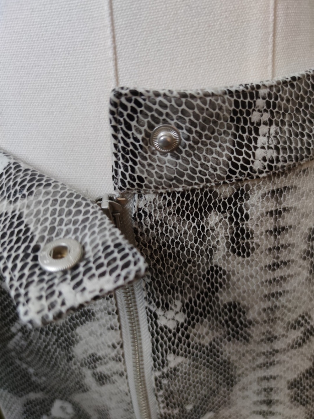 Thread & Supply Gray and Cream Snakeskin Pencil Skirt with Front Zip - Picture 3 of 4